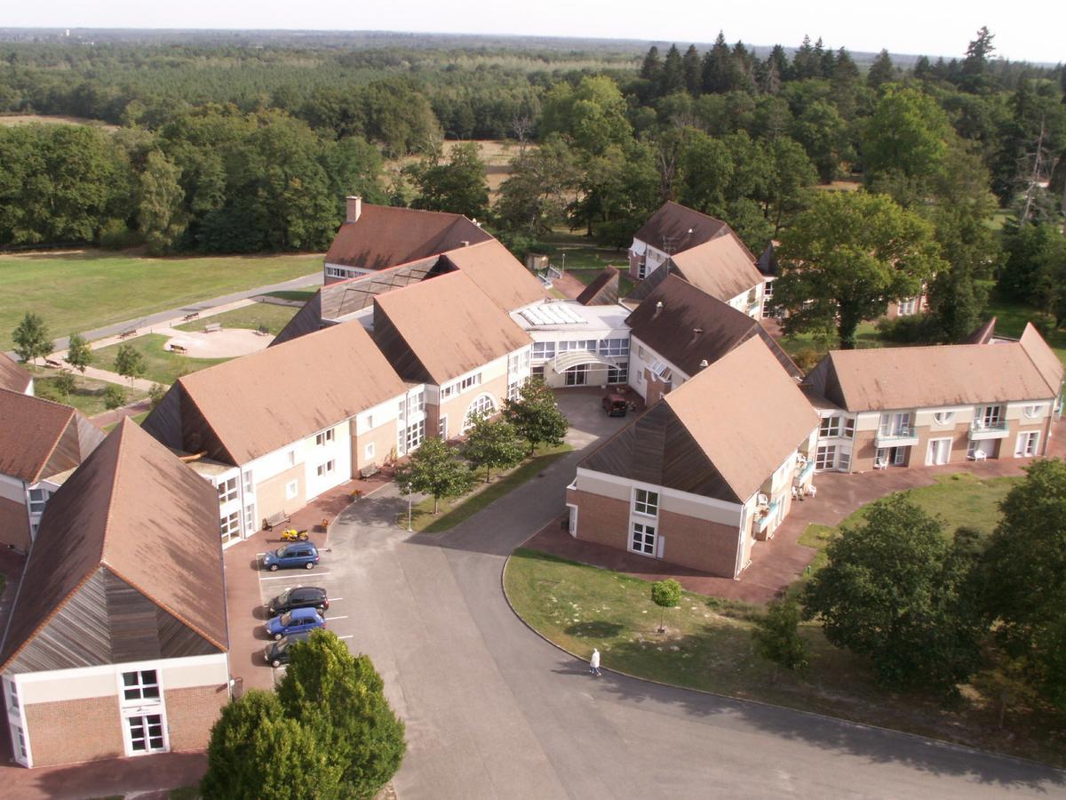 Domaine De Mont-Evray Hotel Nouan-le-Fuzelier ภายนอก รูปภาพ